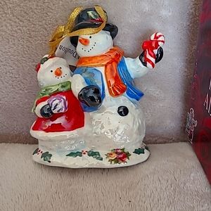 Royal Albert Old Country Roses musical Christmas ornament